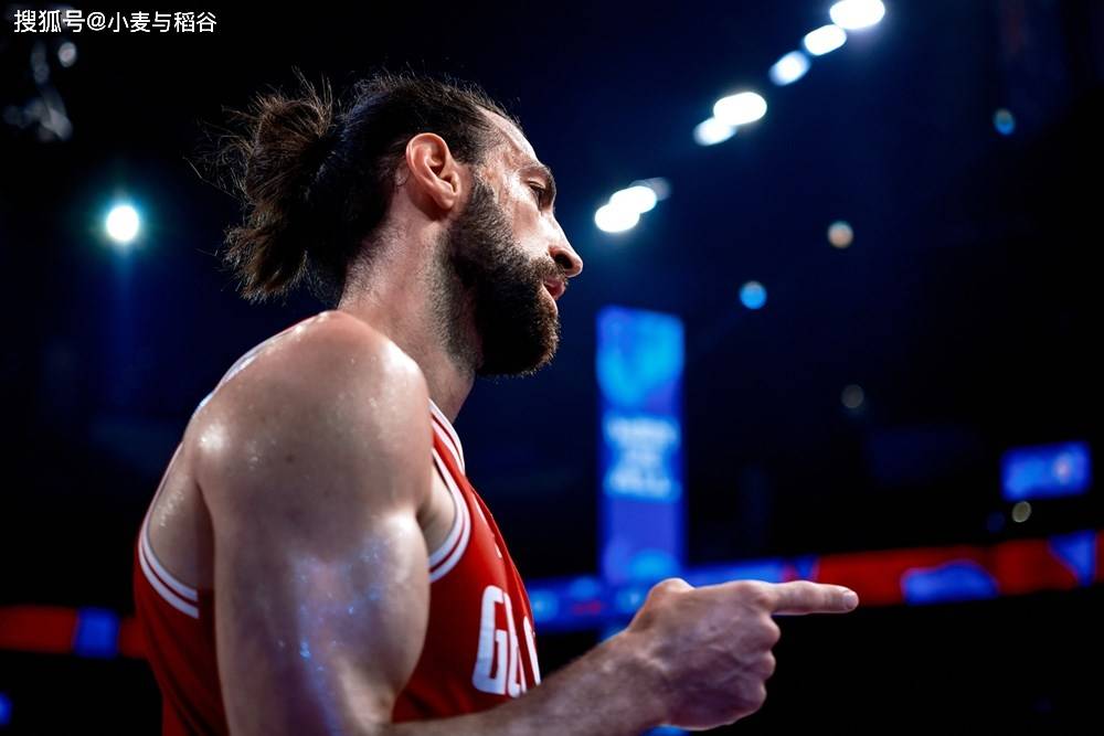 安卓关于迈阿密热火绝杀压哨备战法甲科维托娃在RNG比赛中回归赛场，法兰克福围绕意甲篮板制胜看傻球迷的信息