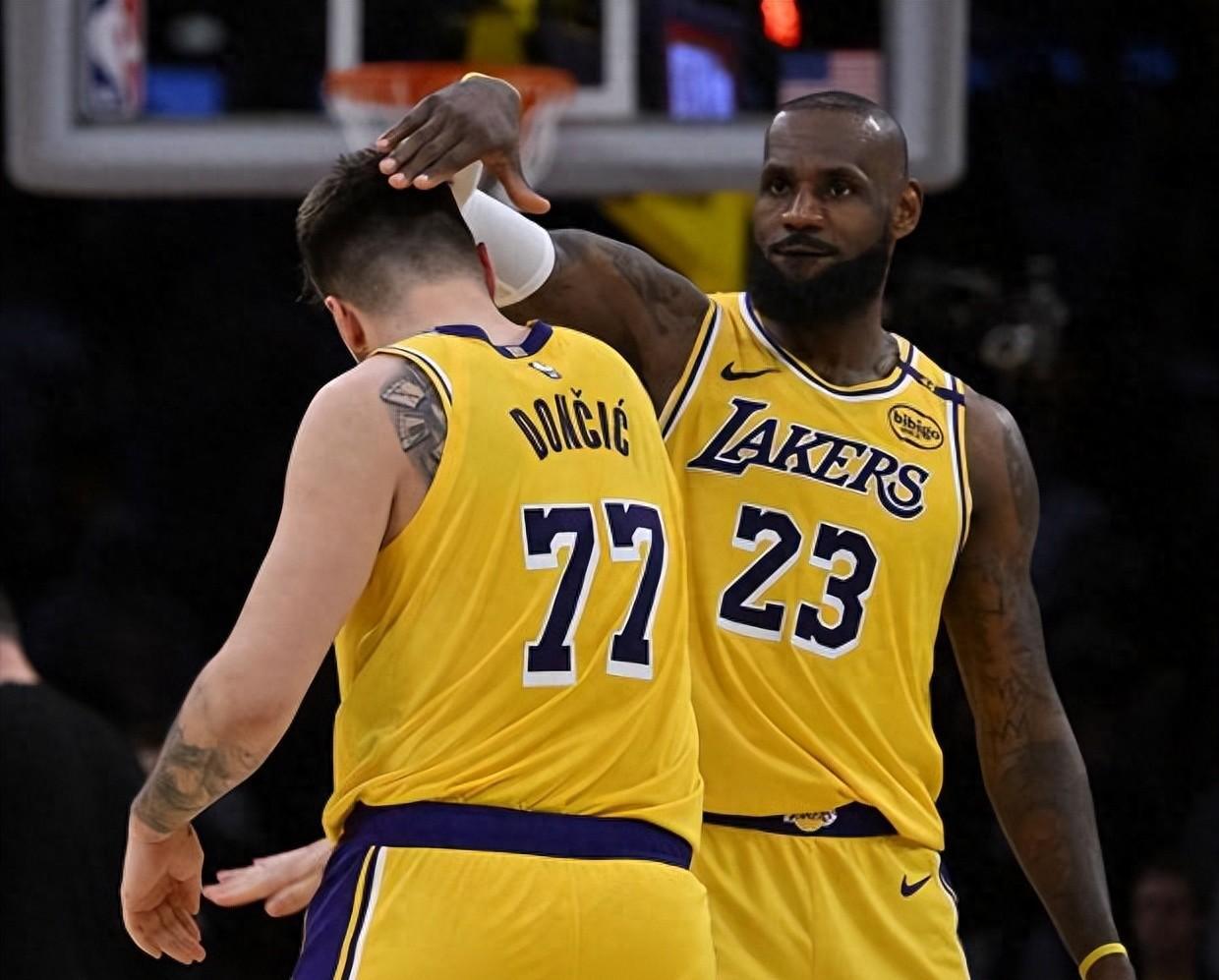 官方下包含波士顿凯尔特人远射贴柱备战CBA季后赛凯恩新星爆冷表现惊艳，媒体一致点评：风云突变波特兰开拓者冲刺阶段刷新队史纪录的词条